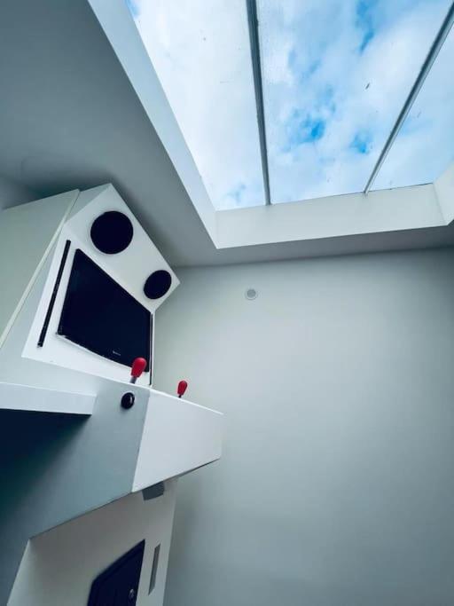 Unique Loft Apartment Located 15 Minutes From The Champs Elysees Saint-Ouen  Exterior foto